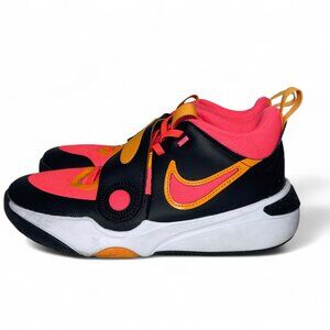 NIKE Team Hustle Basketball HighTop Shoes